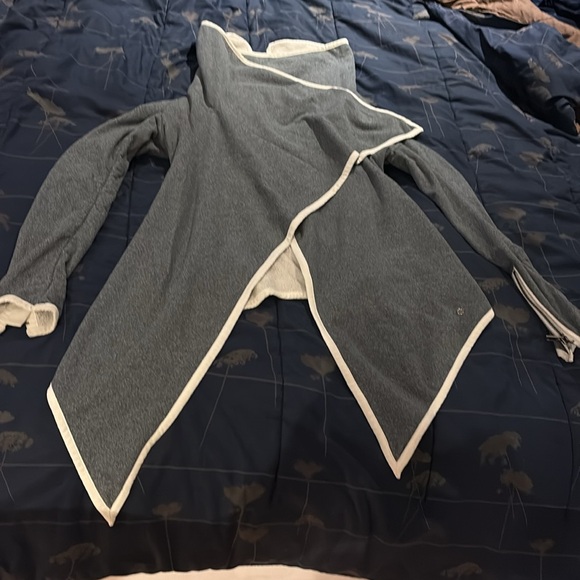 Lululemon Presence of Mind Jacket Polar Cream - size 10 - Picture 9 of 16